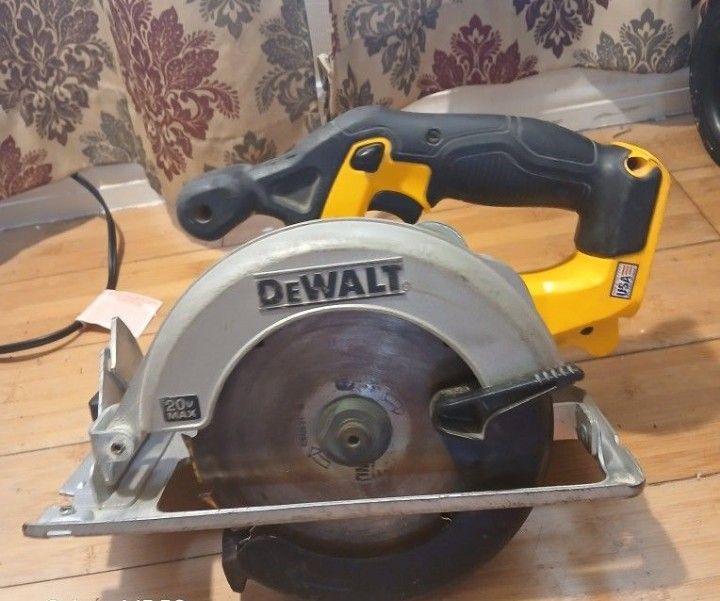 DeWalt Hand Saw