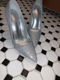Sparkling silver leather high heels 4”