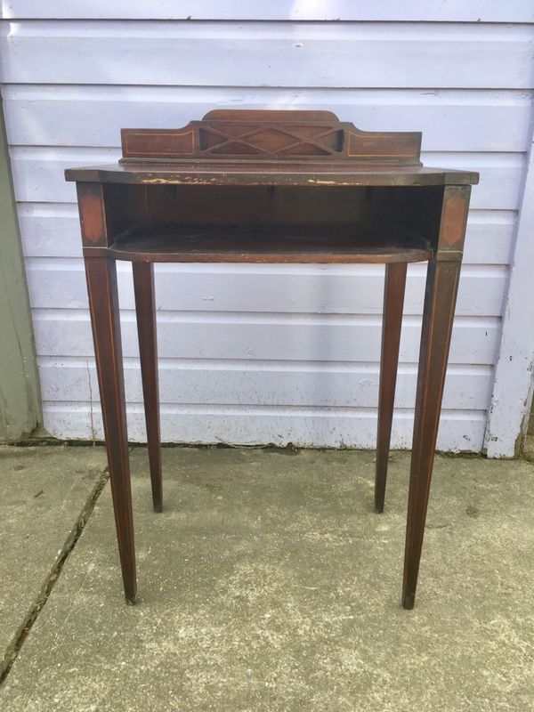 Small Antique Writing Desk Entryway Table Accent For In Small Antique Writing Desk Entryway Table Accent For In Berea Oh Offerup