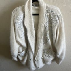 🧥 Vintage Angora Cardigan by Shannan – Elegant Embroidered Design 🌸 📍 Pickup Location: s. Durango & 215 near IKEA 💰 $10  Gorgeous vintage cardigan