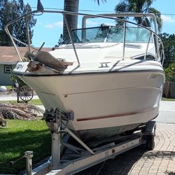 27' SeaRay Yacht 1988y. Title. 7.4L Motor, Generator, Out drive Are In Working Condition. NO TRAILER.