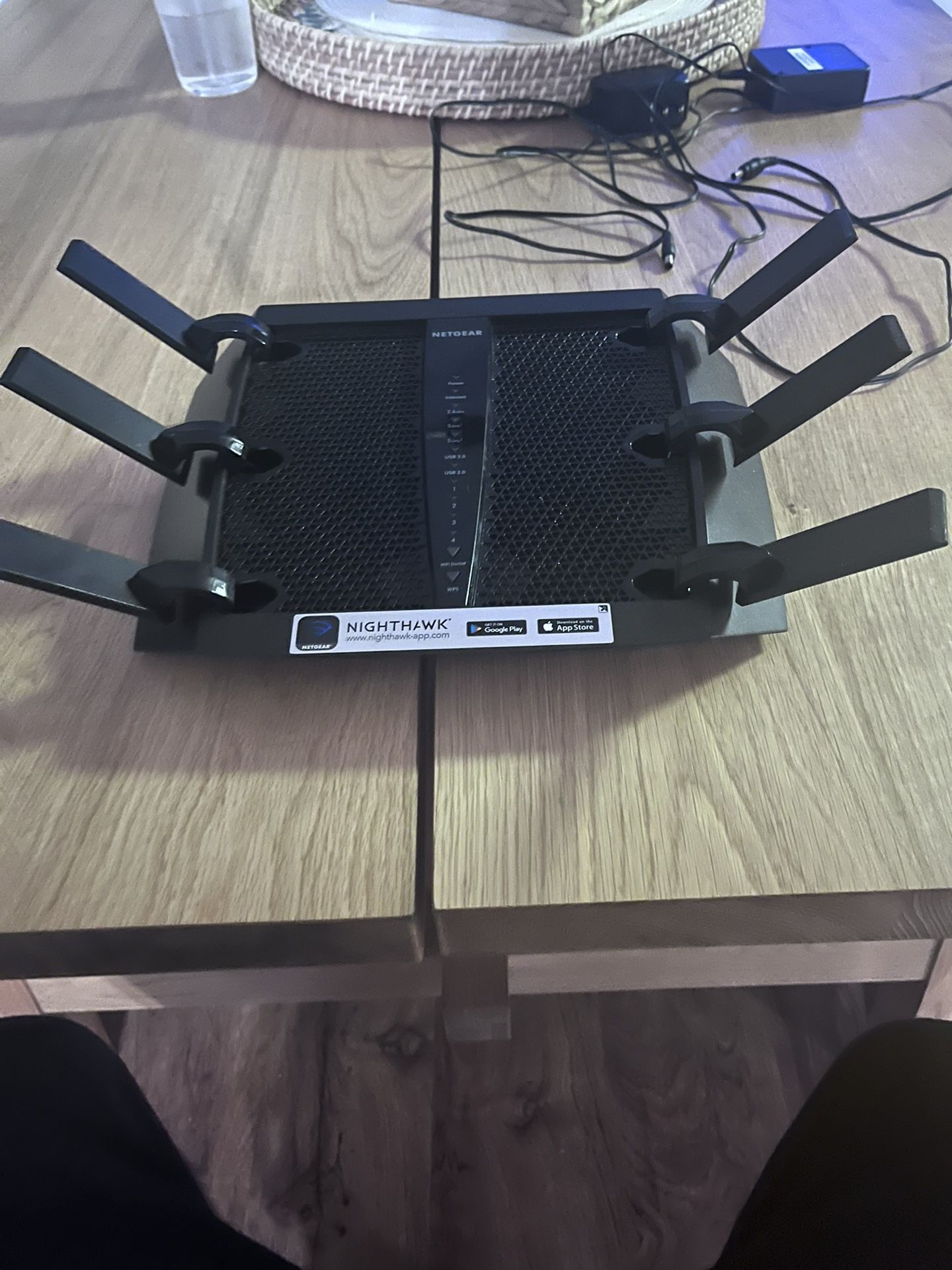 NIGHTHAWK NETGEAR router