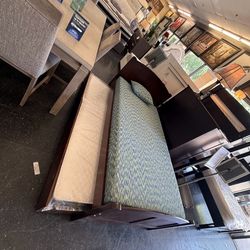 Twin Trundle Bedframe with Mattresses