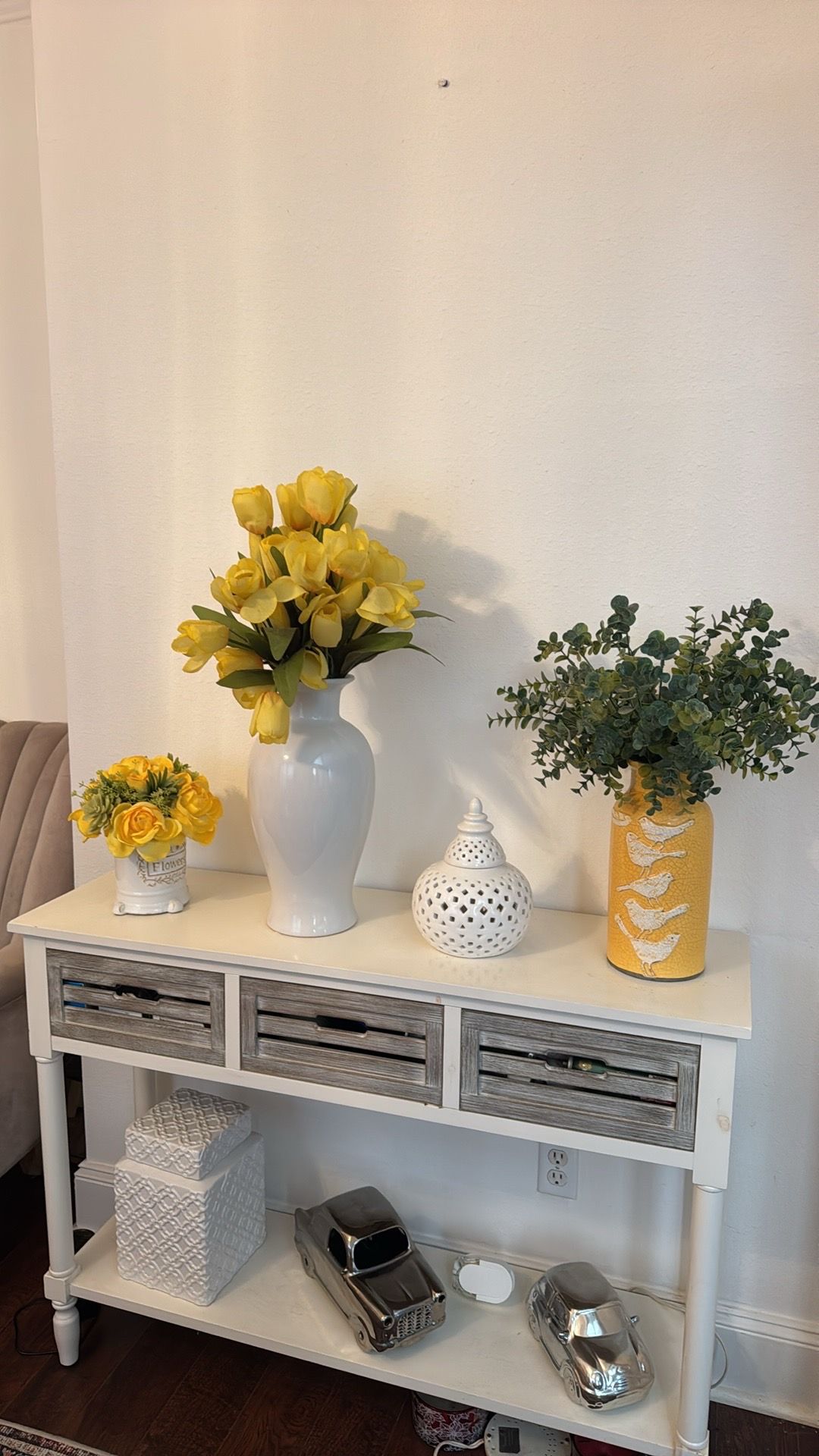 Decor and table