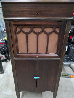 Vintage Cheny Record player