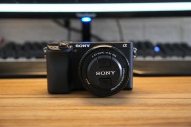 Sony Alpha 6300 Mirrorless Camera with 16-50mm Lens