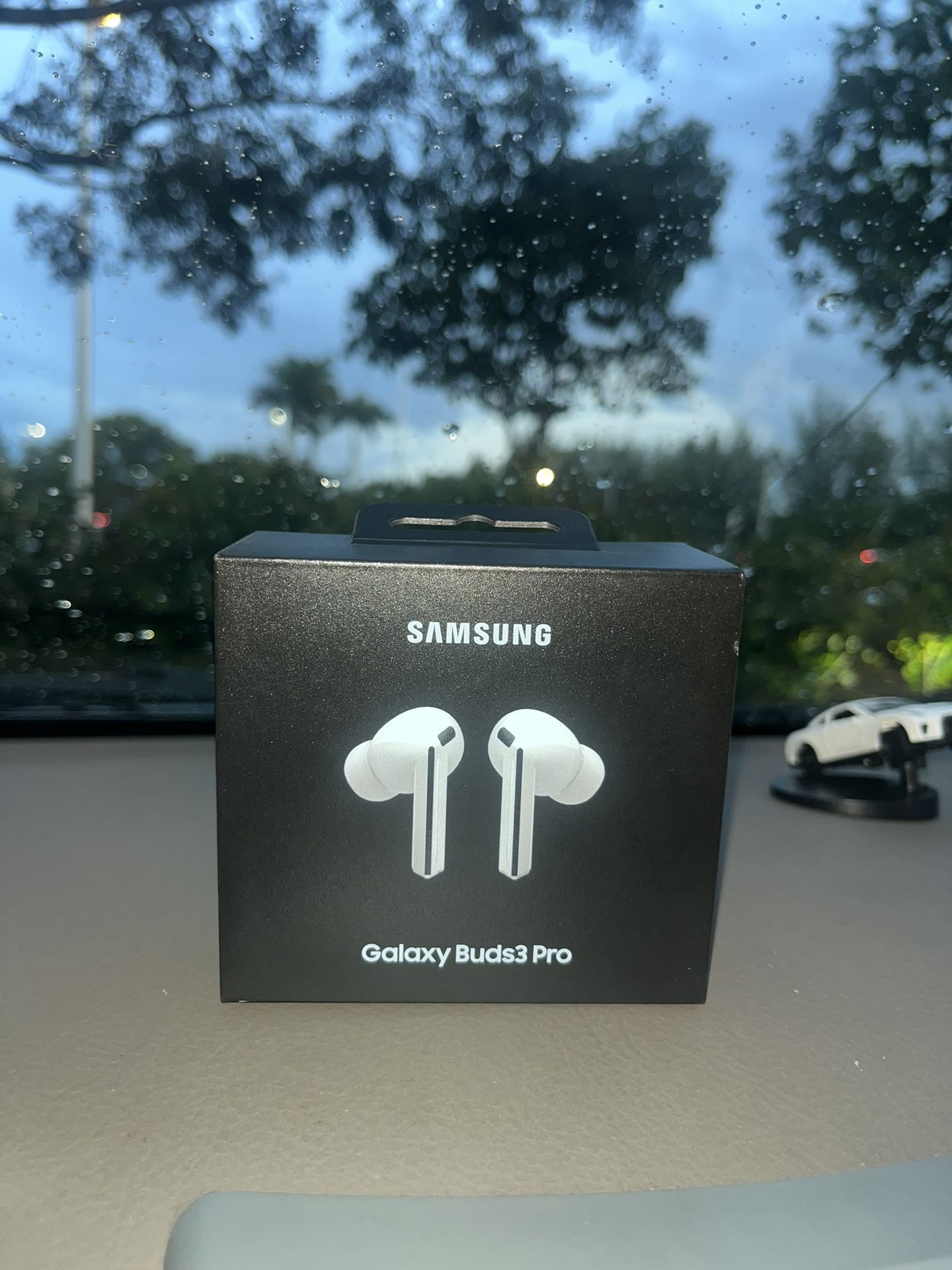 Brand NEW! Galaxy Buds3 Pro