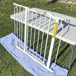 Like New Regalo Safety Baby Gate 29”- 38.5