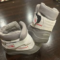 The North Face Toddler Alpenglow Boots Size US 8/EUR 25