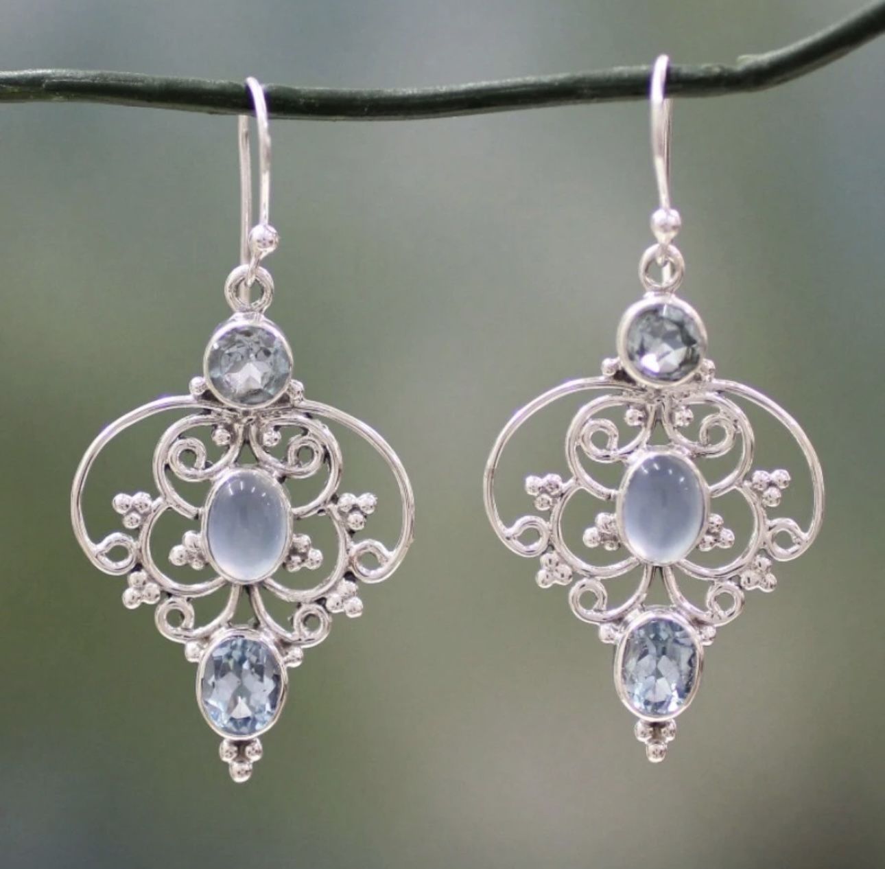 Retro Silver Dangle Earrings for Women – Hollow Flower Design with Water-Like Gemstones,