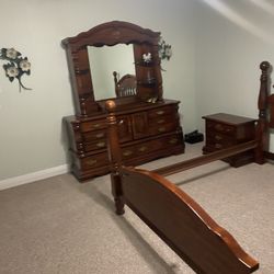  King/Queen Bedroom  Set