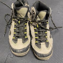 Denali Hiking Boot Kids Size 4