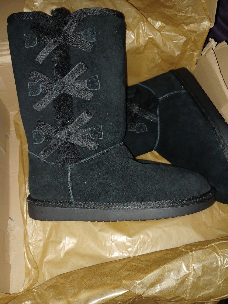 Girls Size 5 Ugg Boots