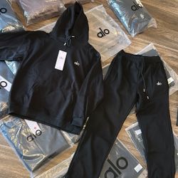 Alo set with tags and its bag‼️ S,M,L‼️