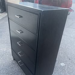 🌹BEDROOM SET IN BLACK COLOR : METAL BED FRAME, MATRESS, BOXSPRINGS, CHEST🌹