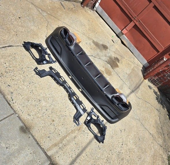 Mercedes Benz GLE Coupe C167 Rear Valance Diffuser GLE 63 AMG quad exhaust tips 2020-2025 gle 53 450