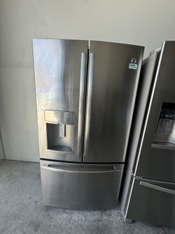 REFRIGERATOR 