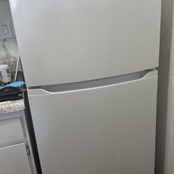 18.3 Cu. Ft.  Top Freezer Refrigerator in White
