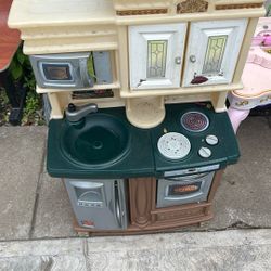 Toy Kitchen 