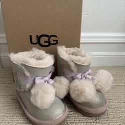 Toddler Girl UGG Boots – Size 6