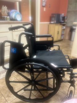 Heavy duty foldable chair