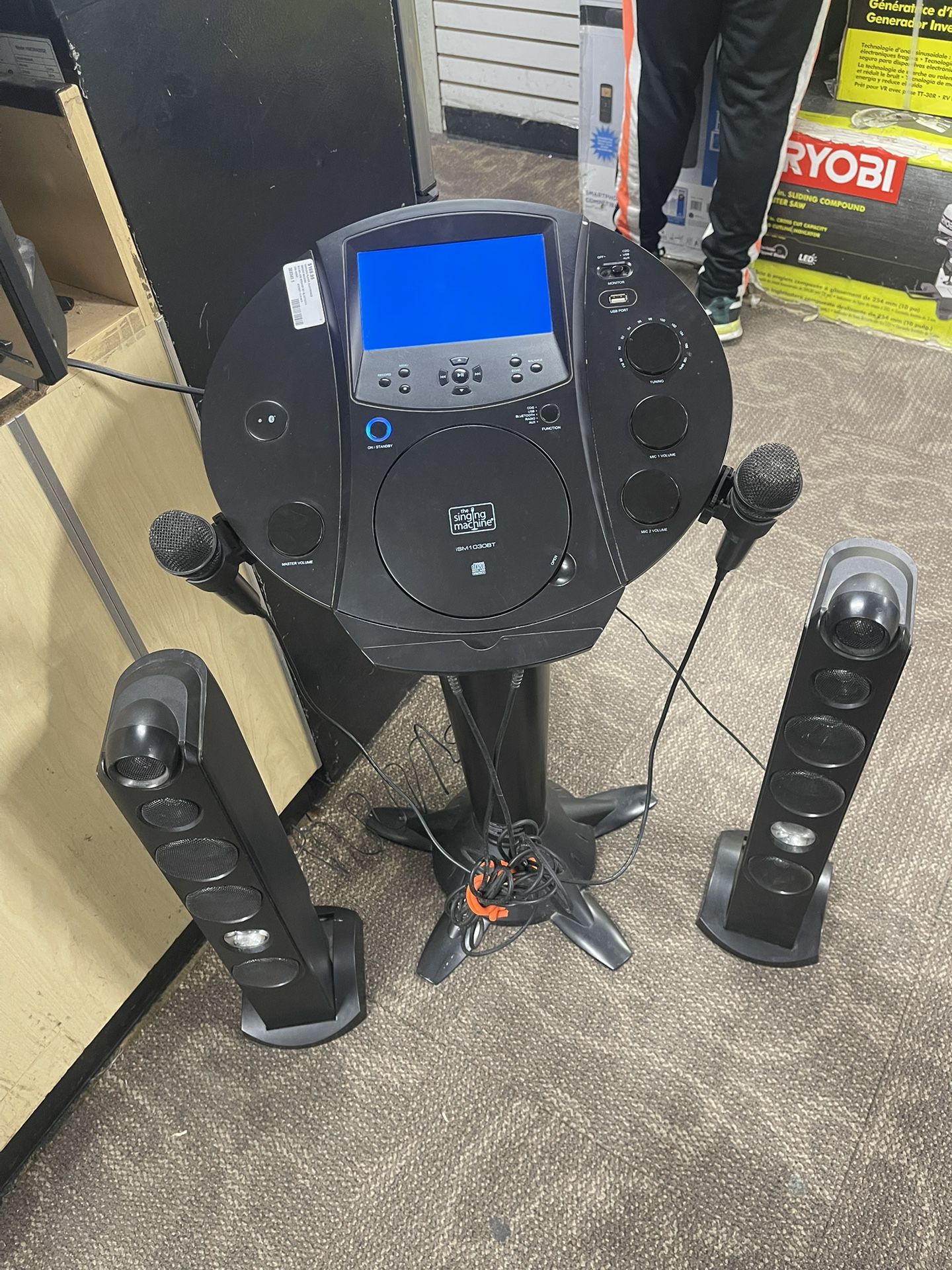 KARAOKE PLAYER SINGING MACHINE W 2 MIC AND SPEAKER SET BLUETOOTH