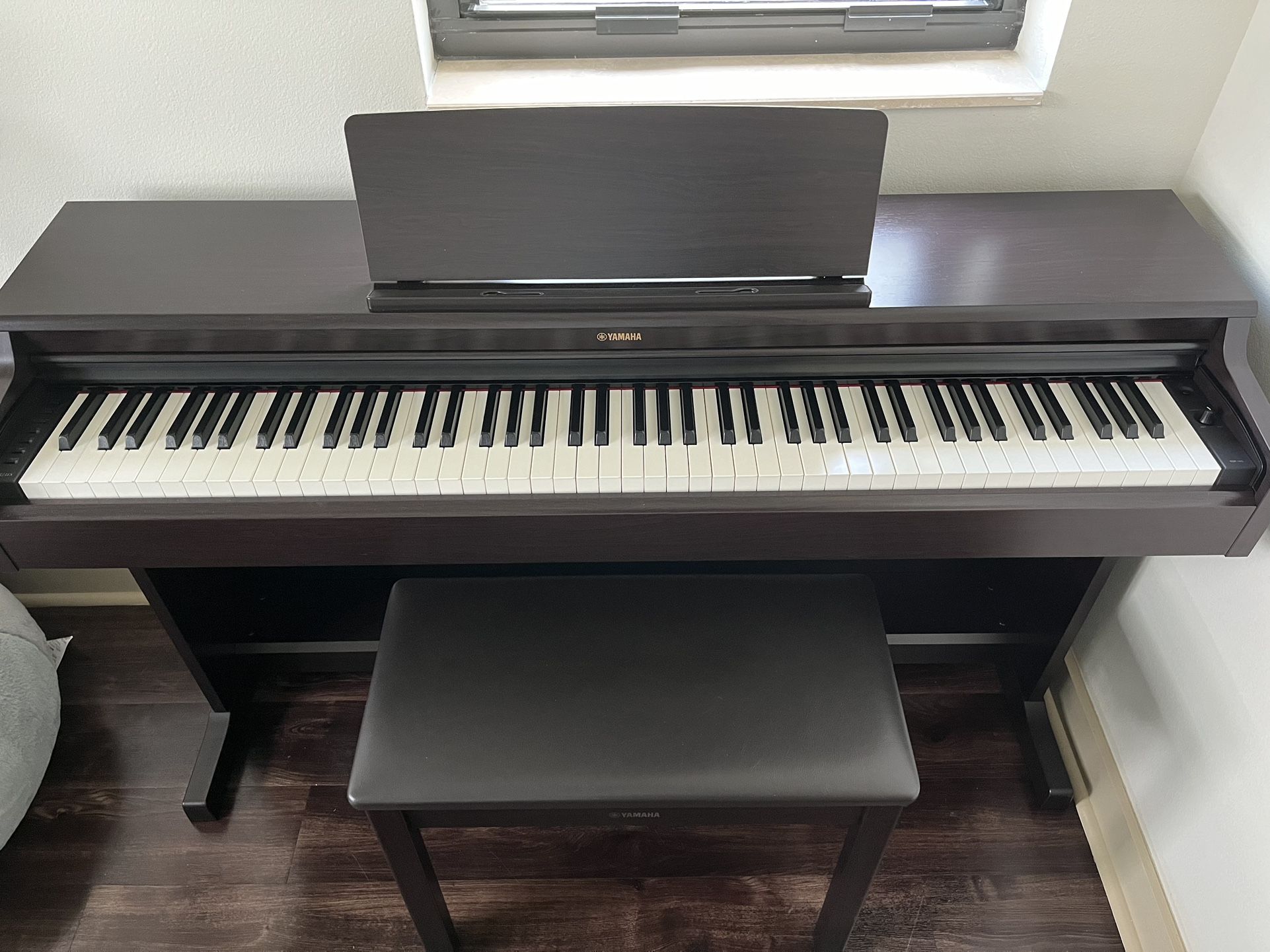 Yamaha Arius YDP165 Digital Piano 