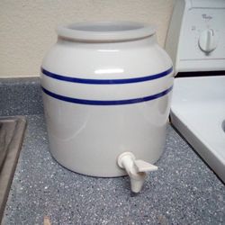 water dispenser like new pickup between 2:00-10:45 rainbow/Charleston cash only read description