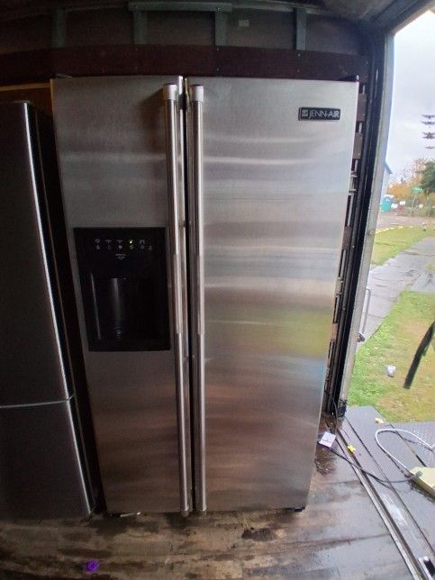Jenn Air Refrigerator