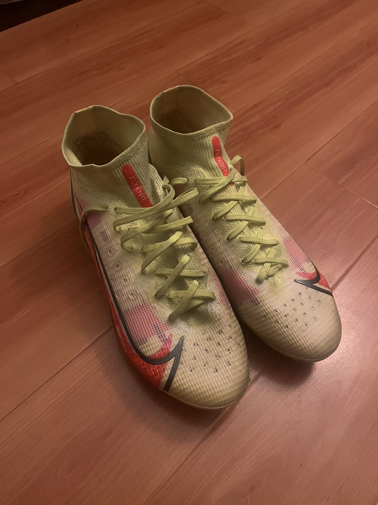 Nike Mercurials Size 9 Men’s 