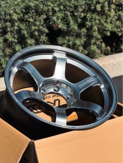 Te37 Progressive 18x9 +0 6x139.7 BRAND NEW
