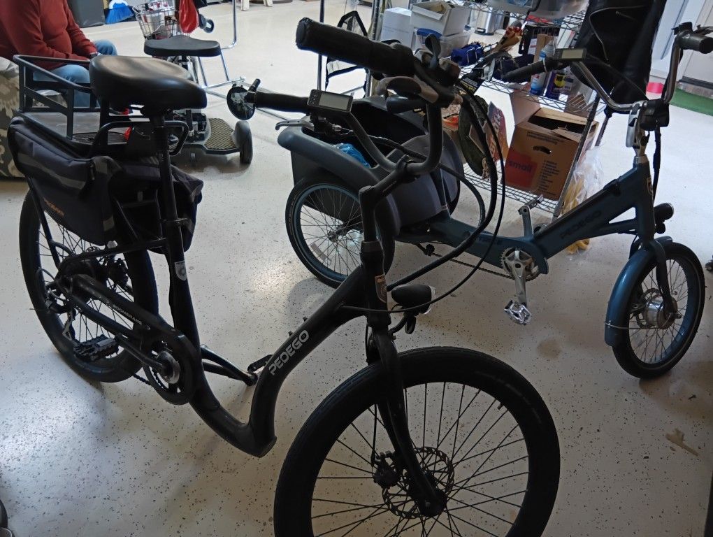 Pedego Boomerang Adult Electric Bike 