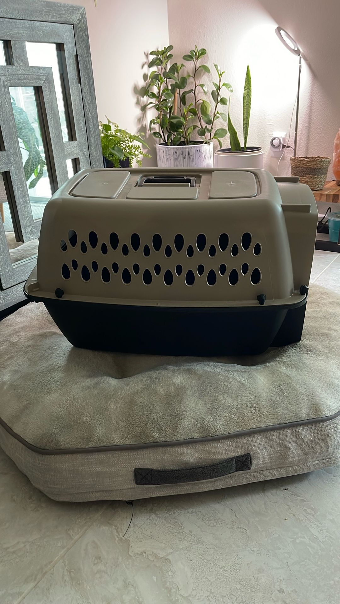 VARI KENNEL 24” 10-20 LBS