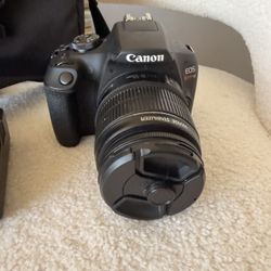 Canon Rebel T7 DSLR - Great Condition 