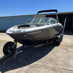 Chaparral 21’ Fishing And Ski Boat 