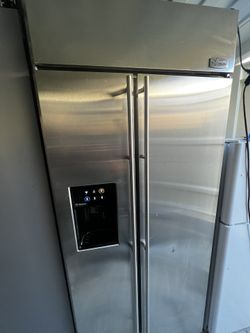 Ge monogram 36” side-by-side Built-In refrigerator 
