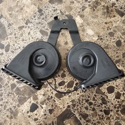 Horn And Bracket - Mopar ((contact info removed)4AC)
2020-2026 Ram 1500