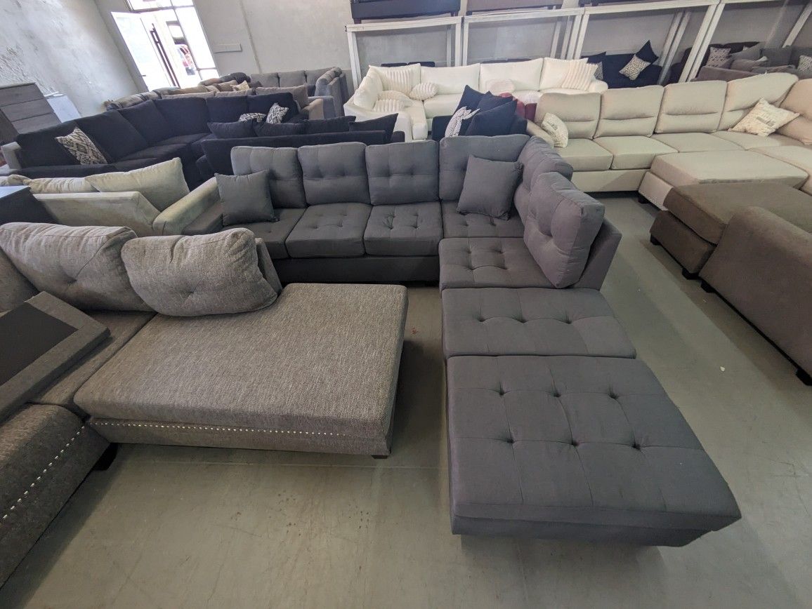 Grey Sectional W/ Ottoman 