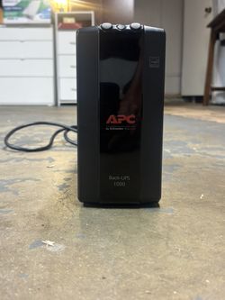 APC Back-UPS 1000 Battery Backup / UPS