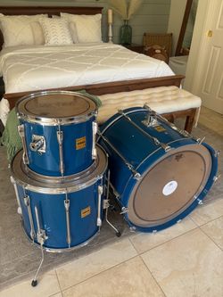 Yamaha Rock Custom Drum Set