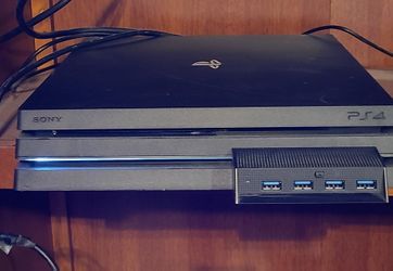PS4 Pro & Accessories 