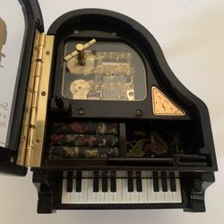 Vstride Piano Music / Jewelry Box 