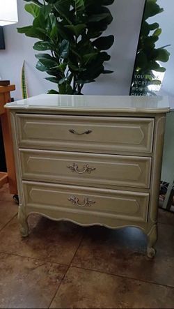 Vintage Ethan Allen Dresser French Provincial Collection