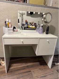 Desk/Vanity
