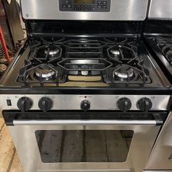 30” Stainless Steel GE Gas Stove FOR SALE!!!