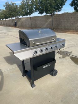 Nexgrill 5-Burner Stainless Steel Propane Grill + Tank – Barely Used