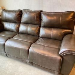 La-Z-Boy Reclining Power Sofa
