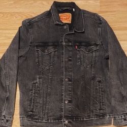 Levi's Black Water less Jean Jacket Button Short Classic Pockets Size XL.