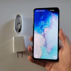 Samsung Galaxy S10e - UNLOCKED - Like New 