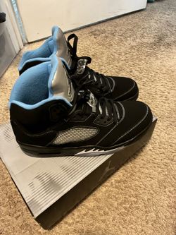 Air Jordan 5 Retro 'Black Carolina / UNC' 2026